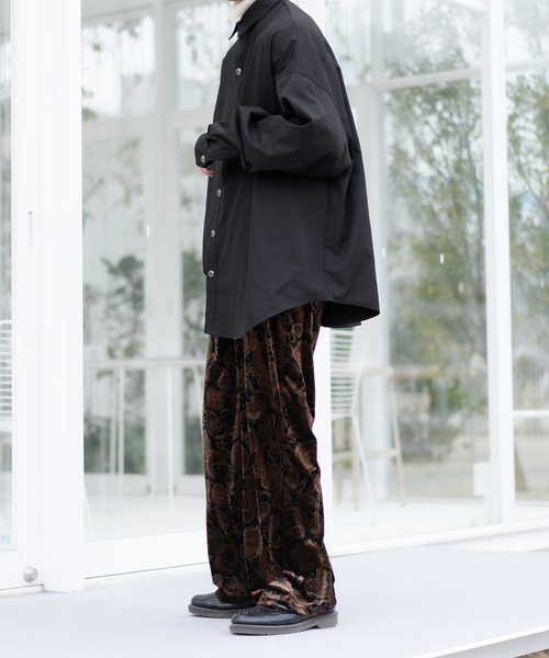 kutir（クティール）の「ペイズリー柄ベロアゆるパンツ（その他パンツ