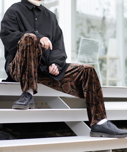 kutir ペイズリー柄ベロアパンツ kutir（クティール）の「ペイズリー柄ベロアゆるパンツ（その他パンツ