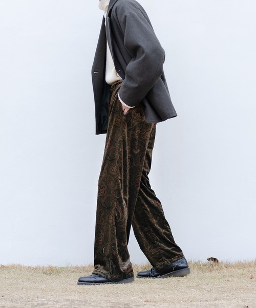 kutir（クティール）の「ペイズリー柄ベロアゆるパンツ（その他パンツ