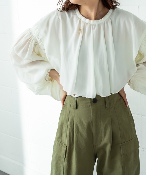 mystic（ミスティック）の「ギャザーリングビッグカラーブラウス（シャツ/ブラウス・レディース・ブラック/ベージュ/イエロー/アイボリー・FREE）」の11枚目の写真