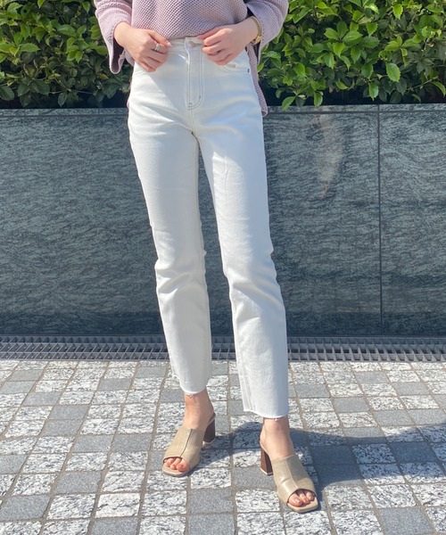 anuans（アニュアンス）の「セミフレアカットオフデニムパンツ（デニム