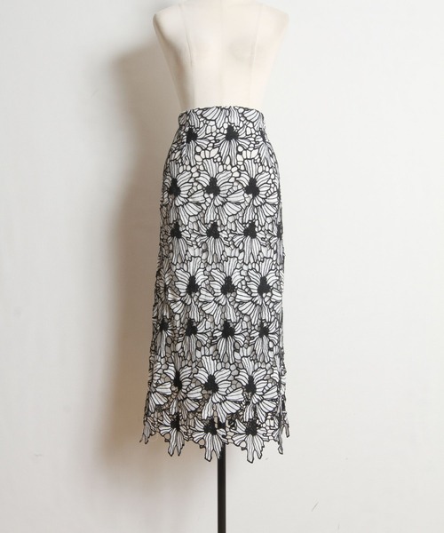 配色フラワーレースタイトスカート≪toccoclosetluxe≫