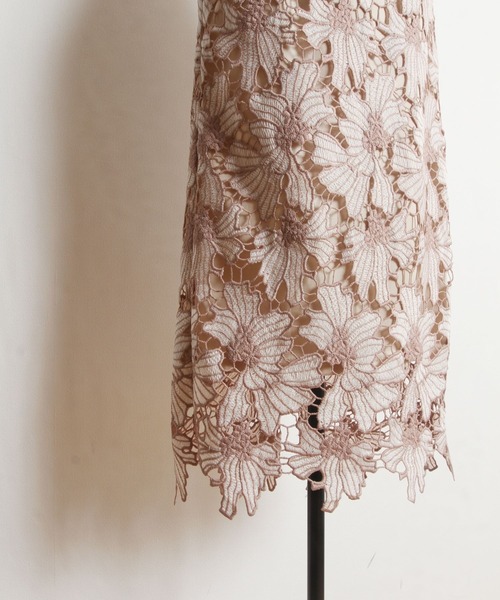 配色フラワーレースタイトスカート≪toccoclosetluxe≫