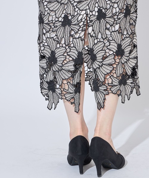 配色フラワーレースタイトスカート≪toccoclosetluxe≫