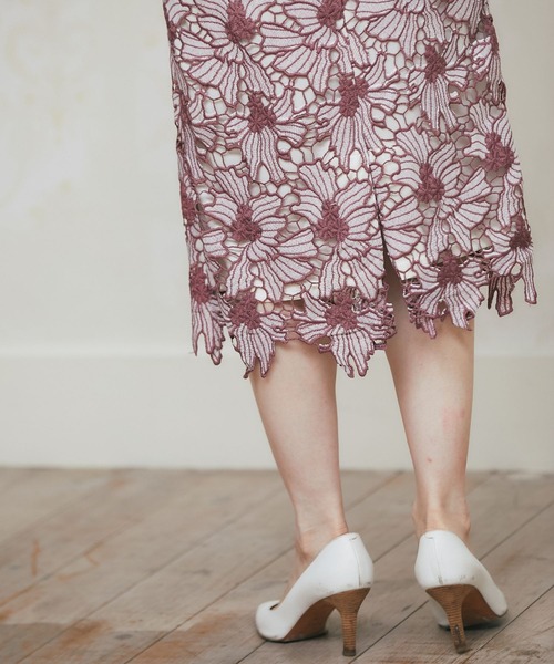 配色フラワーレースタイトスカート≪toccoclosetluxe≫