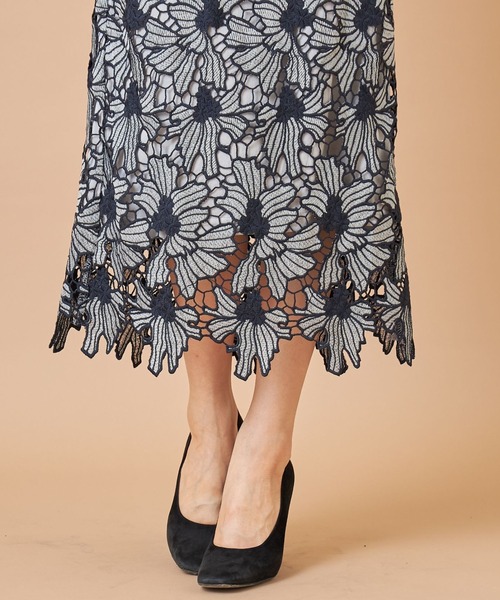 配色フラワーレースタイトスカート≪toccoclosetluxe≫