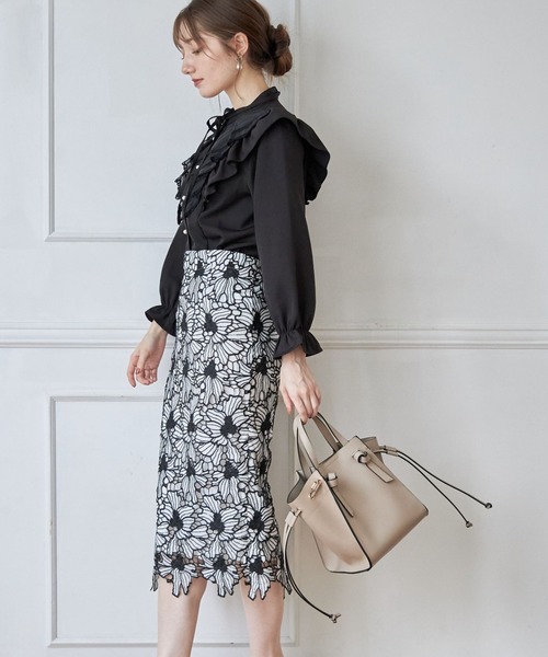 配色フラワーレースタイトスカート≪toccoclosetluxe≫