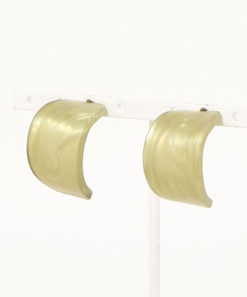 AMERICAN HOLIC(アメリカンホリック)の「カーブカラーアクリルピアス *(ピアス(両耳用)・レディース・グレー/ピンク/アイボリー/グリーン系その他3・FREE)」の16枚目の写真