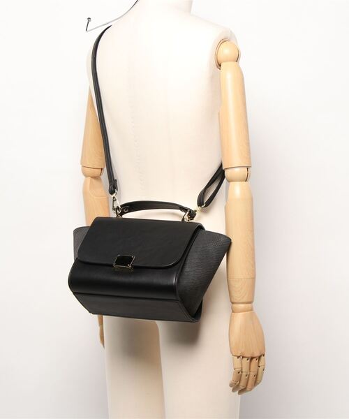 AZUL by moussy（アズールバイマウジー）の「PYTHON COMBINATION BAG（ショルダーバッグ・レディース・ブラック/ベージュ/ホワイト系その他・FREE）」の6枚目の写真