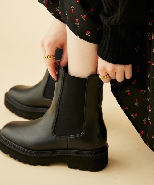 MADEMOISELLE ROPE'（マドモアゼル ロペ）の「<春まで使える>プラットフォームチェルシーブーツ（ブーツ・レディース・ブラック/オフホワイト・36.5/37.5/35.5）」の21枚目の写真