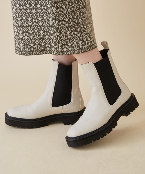 MADEMOISELLE ROPE'（マドモアゼル ロペ）の「<春まで使える>プラットフォームチェルシーブーツ（ブーツ・レディース・ブラック/オフホワイト・36.5/37.5/35.5）」の4枚目の写真