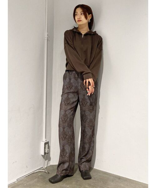 EMODA（エモダ）の「ボンディングジップフーディー（パーカー・レディース・ブラック/ブラウン/アイボリー・FREE）」の14枚目の写真