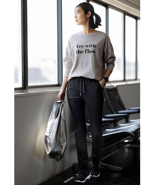 IEDIT(イディット)の「IEDIT 通勤も公園も対応! ウイングチップデザインできれいめに編み立てた 軽量ニットスニーカー(スニーカー・レディース・ブラック/ベージュ・2/4/6/3/5/1)」の3枚目の写真