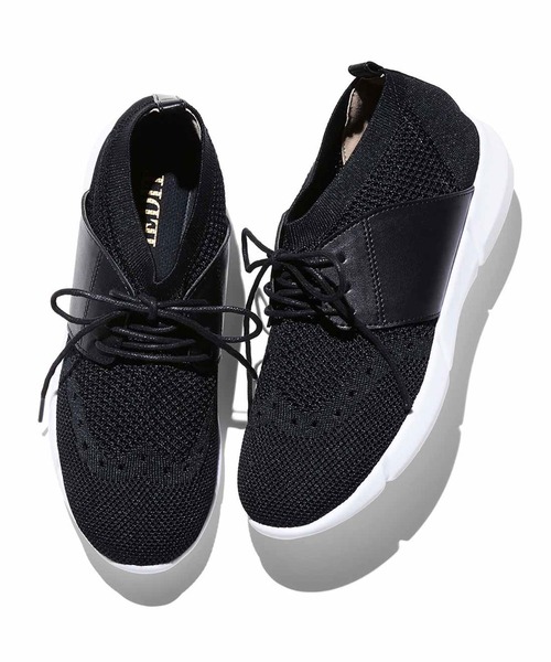 IEDIT(イディット)の「IEDIT 通勤も公園も対応! ウイングチップデザインできれいめに編み立てた 軽量ニットスニーカー(スニーカー・レディース・ブラック/ベージュ・2/4/6/3/5/1)」の4枚目の写真