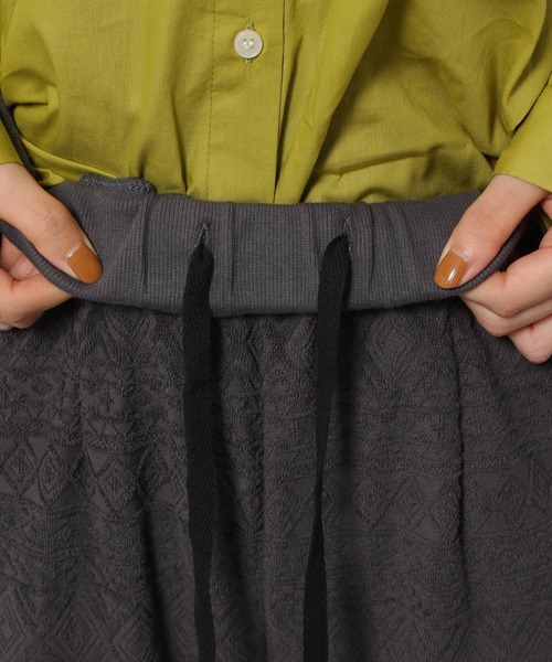 LAKOLE（ラコレ）の「パイルジャカードパンツ / 956945（その他パンツ・レディース・カーキ/スモーク/サンドグレー・SMALL/MEDIUM）」の11枚目の写真