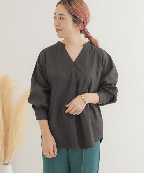 ITEMS URBANRESEARCH（アイテムズ アーバンリサーチ）の「スキッパーブラウス（シャツ/ブラウス・レディース・オフホワイト/ブラック/ピンクベージュ・FREE）」の11枚目の写真