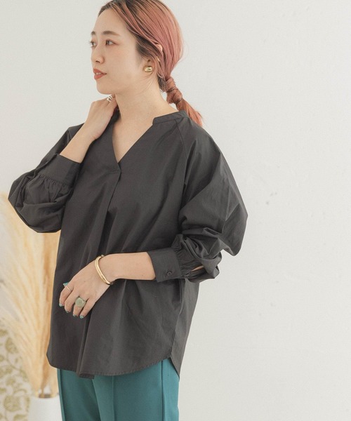 ITEMS URBANRESEARCH（アイテムズ アーバンリサーチ）の「スキッパーブラウス（シャツ/ブラウス・レディース・オフホワイト/ブラック/ピンクベージュ・FREE）」の12枚目の写真