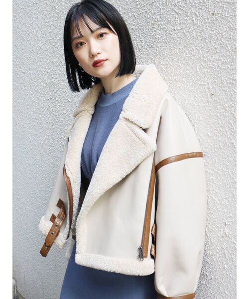 MURUA(ムルーア)の「ベルトフェイクムートンブルゾン(ブルゾン・レディース・アイボリー/ブラック/モカ・FREE)」の12枚目の写真