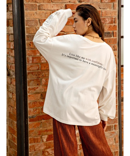 DURAS（デュラス）の「袖ボリュームバックプリントトップス（Tシャツ/カットソー・レディース・ホワイト/ブラック/ベージュ・FREE）」の4枚目の写真