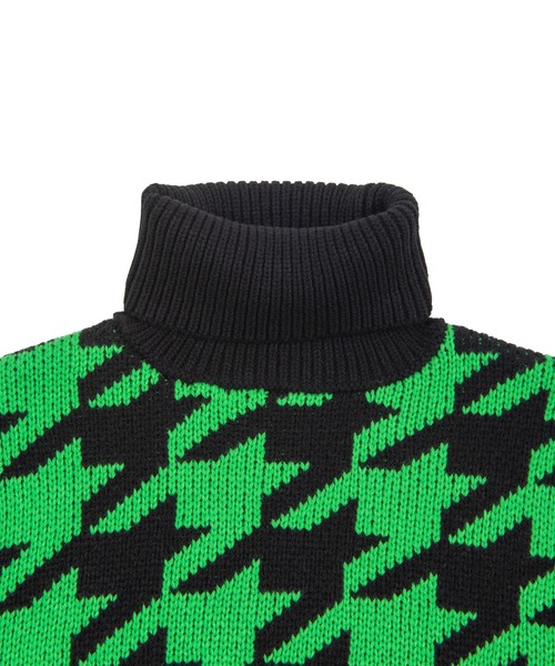 PUNYUS（プニュズ）の「千鳥柄タートルネックオーバーニット（ニット/セーター・レディース・ホワイト/オレンジ/グリーン・4/3）」の6枚目の写真