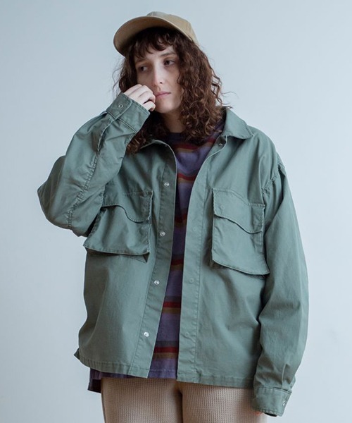 Universal Style Wear(ユニバーサルスタイルウェア)の「Universal Style Wear ライト ファティーグシャツジャケット(ミリタリージャケット・メンズ・ホワイト/カーキ/ブラック/グレイッシュベージュ・MEDIUM/X-LARGE/LARGE)」の4枚目の写真