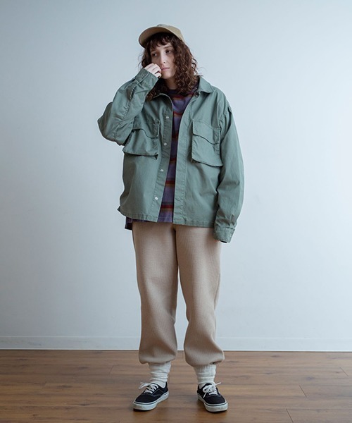 Universal Style Wear(ユニバーサルスタイルウェア)の「Universal Style Wear ライト ファティーグシャツジャケット(ミリタリージャケット・メンズ・ホワイト/カーキ/ブラック/グレイッシュベージュ・MEDIUM/X-LARGE/LARGE)」の10枚目の写真