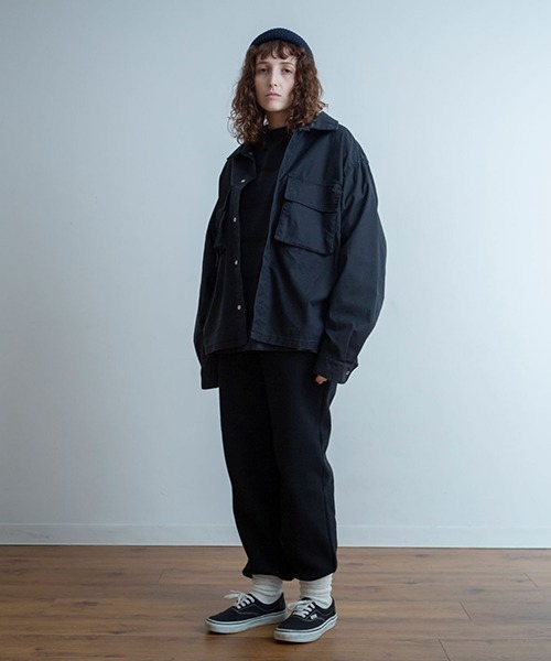 Universal Style Wear(ユニバーサルスタイルウェア)の「Universal Style Wear ライト ファティーグシャツジャケット(ミリタリージャケット・メンズ・ホワイト/カーキ/ブラック/グレイッシュベージュ・MEDIUM/X-LARGE/LARGE)」の13枚目の写真
