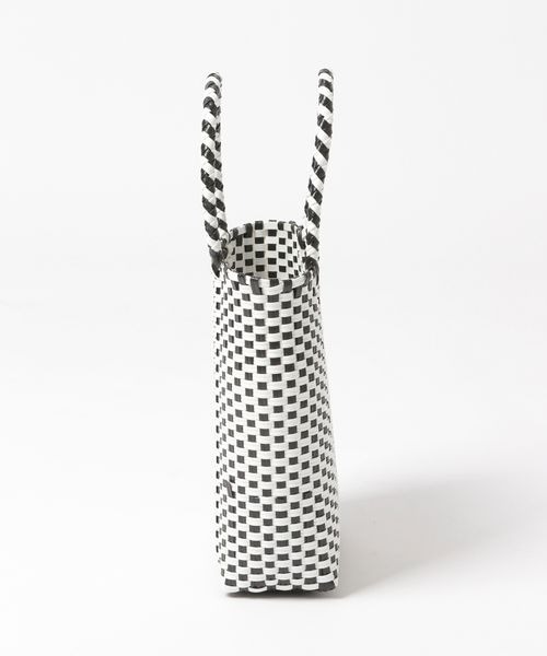 LOWRYS FARM（ローリーズファーム）の「カラフルアミアミバッグ　260825（かごバッグ・レディース・ブラック/パープル/レッド/オレンジ・FREE）」の6枚目の写真