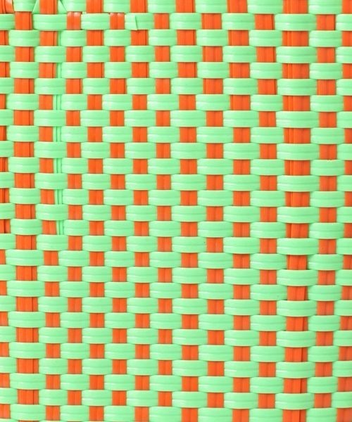 LOWRYS FARM（ローリーズファーム）の「カラフルアミアミバッグ　260825（かごバッグ・レディース・ブラック/パープル/レッド/オレンジ・FREE）」の5枚目の写真