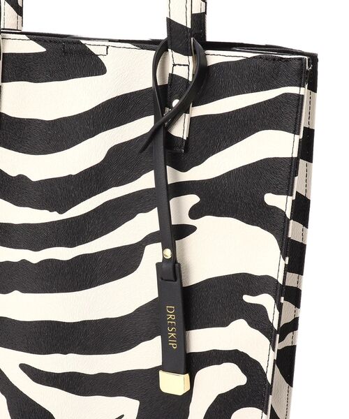 DRESKIP（ドレスキップ）の「◆チャ－ム付スクエアト－ト（トートバッグ・レディース・ブラック/グレー/ブラック系3/アイボリー系4・00）」の10枚目の写真