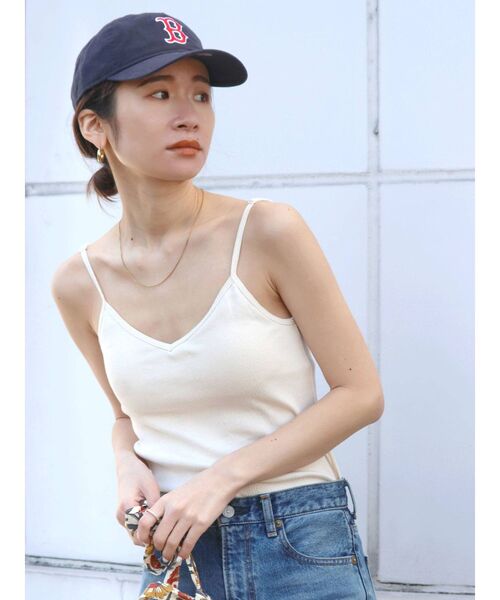 Ungrid(アングリッド)の「Miller別注 カップ付きキャミソール(キャミソール・レディース・ブルー/アイボリー/グリーン系その他・FREE)」の2枚目の写真