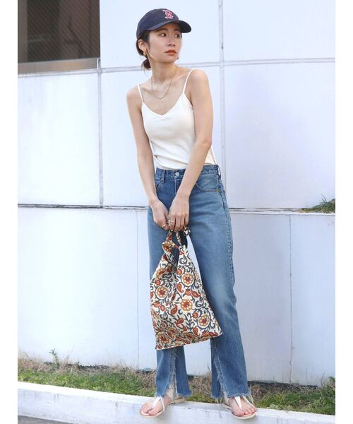 Ungrid(アングリッド)の「Miller別注 カップ付きキャミソール(キャミソール・レディース・ブルー/アイボリー/グリーン系その他・FREE)」の4枚目の写真