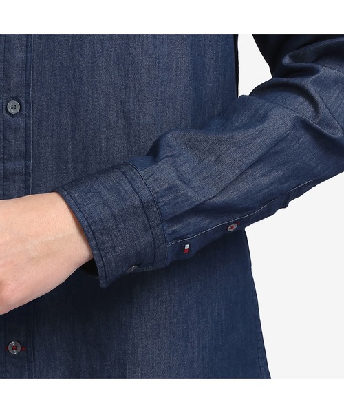 TOMMY HILFIGER(トミーヒルフィガー)の「ボタンダウンデニムシャツ(シャツ/ブラウス・メンズ・ブルー・SMALL/MEDIUM/LARGE/X-LARGE)」の8枚目の写真