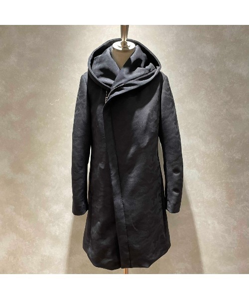 junhashimoto(ジュンハシモト)の「LIMITED30 B2CAMO WRAP COAT(ステンカラーコート・メンズ・ベージュ/ブラック・3/5)」の2枚目の写真