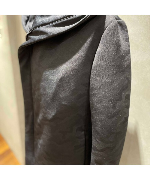 junhashimoto(ジュンハシモト)の「LIMITED30 B2CAMO WRAP COAT(ステンカラーコート・メンズ・ベージュ/ブラック・3/5)」の3枚目の写真