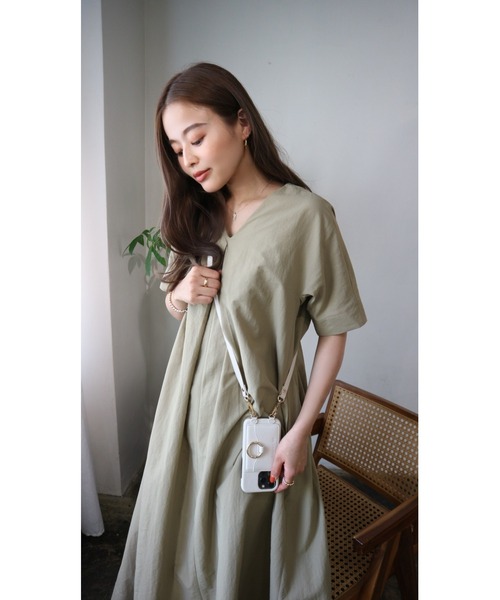 TRUNC（トランクエイティーエイト）の「(iPhone13) Shoulder Strap iPhone Case '22（スマホケース/カバー・レディース・グリーン/アイボリー・FREE）」の16枚目の写真