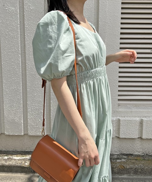 Jewelobe（ジュエローブ）の「ペンタゴンネックボリュームスリーブティアードワンピース（ワンピース・レディース・ベージュ/グリーン・FREE）」の13枚目の写真