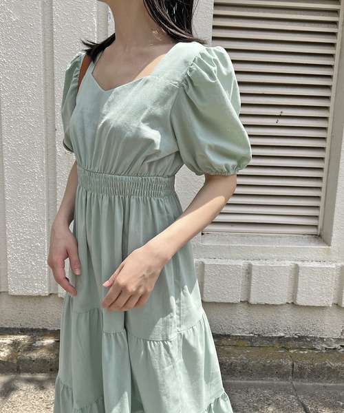 Jewelobe（ジュエローブ）の「ペンタゴンネックボリュームスリーブティアードワンピース（ワンピース・レディース・ベージュ/グリーン・FREE）」の14枚目の写真