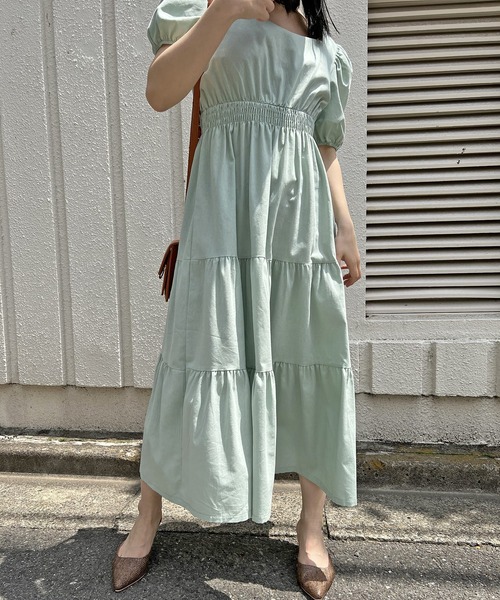 Jewelobe（ジュエローブ）の「ペンタゴンネックボリュームスリーブティアードワンピース（ワンピース・レディース・ベージュ/グリーン・FREE）」の15枚目の写真
