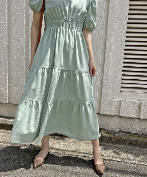 Jewelobe（ジュエローブ）の「ペンタゴンネックボリュームスリーブティアードワンピース（ワンピース・レディース・ベージュ/グリーン・FREE）」の16枚目の写真