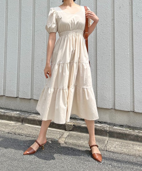 Jewelobe（ジュエローブ）の「ペンタゴンネックボリュームスリーブティアードワンピース（ワンピース・レディース・ベージュ/グリーン・FREE）」の19枚目の写真