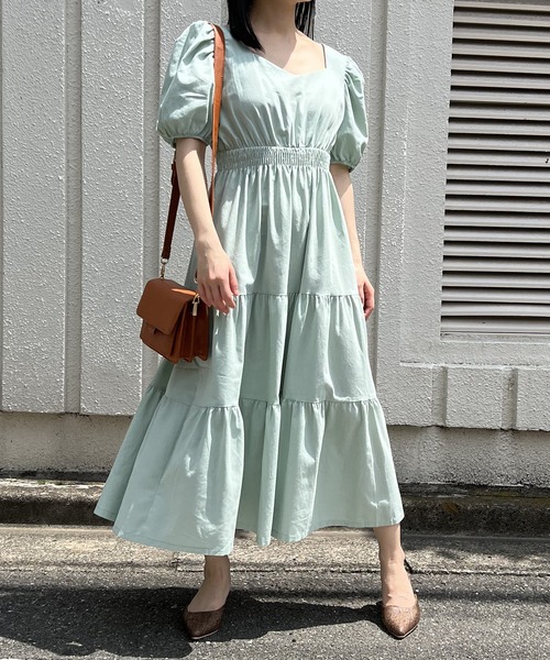 Jewelobe（ジュエローブ）の「ペンタゴンネックボリュームスリーブティアードワンピース（ワンピース・レディース・ベージュ/グリーン・FREE）」の4枚目の写真