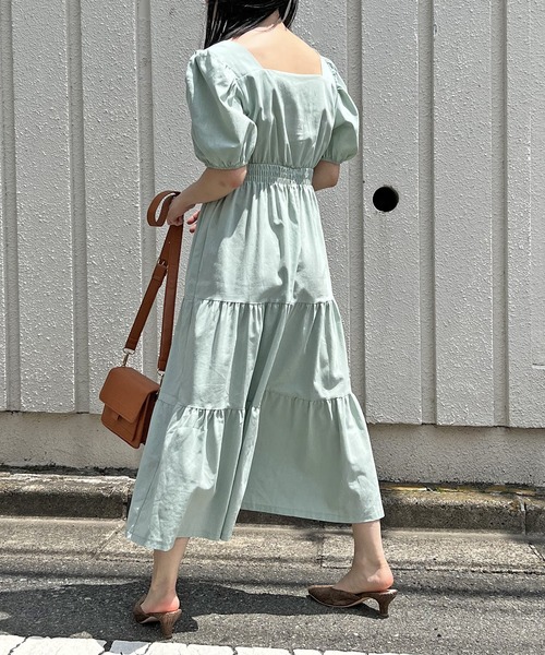 Jewelobe（ジュエローブ）の「ペンタゴンネックボリュームスリーブティアードワンピース（ワンピース・レディース・ベージュ/グリーン・FREE）」の11枚目の写真
