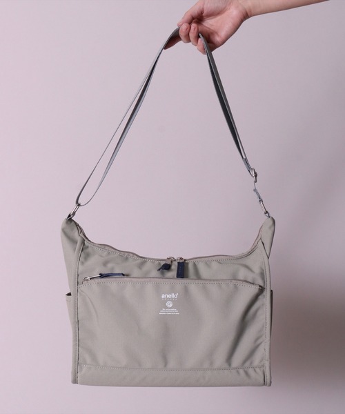 anello（アネロ）の「(LF)【anello】10ポケット ショルダーバッグ（ショルダーバッグ・レディース・ブラック/ネイビー/オリーブ/ブラック系その他/グレイッシュベージュ・ONE SIZE）」の4枚目の写真