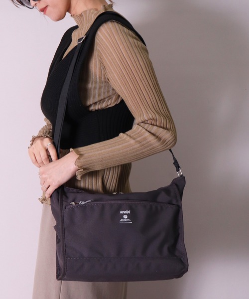 anello（アネロ）の「(LF)【anello】10ポケット ショルダーバッグ（ショルダーバッグ・レディース・ブラック/ネイビー/オリーブ/ブラック系その他/グレイッシュベージュ・ONE SIZE）」の8枚目の写真