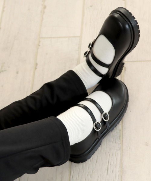 SOROTTO(ソロット)の「ダブルストラップ 軽量厚底フォーマルパンプス ◆メリージェーン(パンプス・キッズ・ブラック/ブラック系その他・22.0cm/21.0cm/24.0cm/23.0cm)」の4枚目の写真