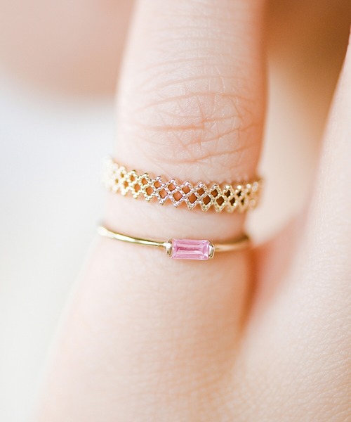 haco!（ハコ）の「自分に自信が持てるとっておきのお守り。こっそり勇気をくれて気分も上がる！ピンキーリング２個セット（リング・レディース・ゴールド・ONE SIZE）」の2枚目の写真