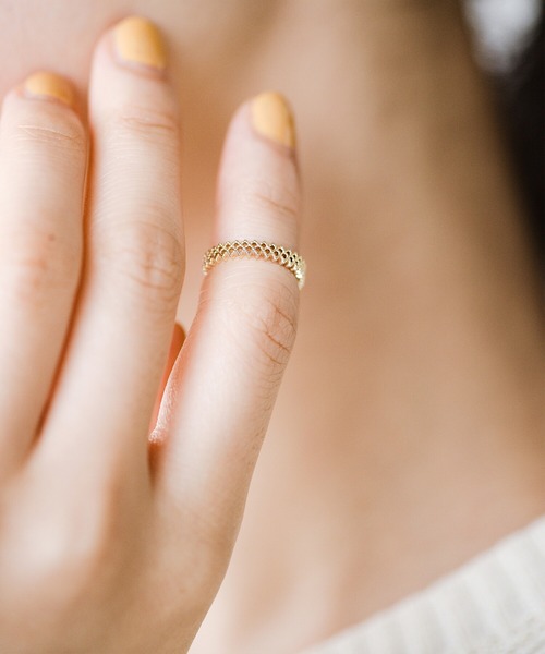 haco!（ハコ）の「自分に自信が持てるとっておきのお守り。こっそり勇気をくれて気分も上がる！ピンキーリング２個セット（リング・レディース・ゴールド・ONE SIZE）」の4枚目の写真