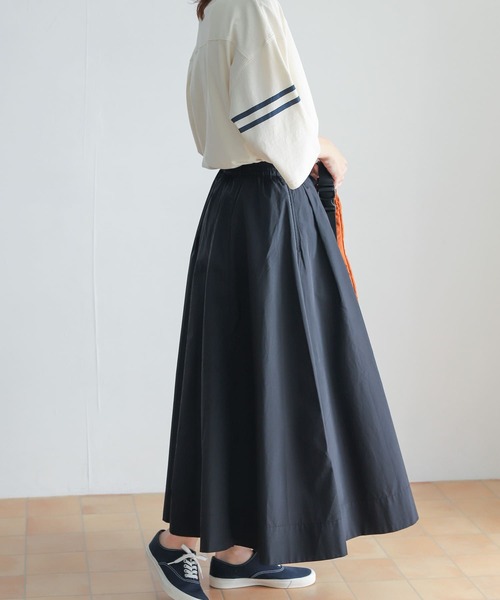 URBAN RESEARCH DOORS（アーバンリサーチドアーズ）の「コットンナイロンギャザースカート（スカート・レディース・ライトグレー/ブラック/グリーン系その他・MEDIUM）」の8枚目の写真