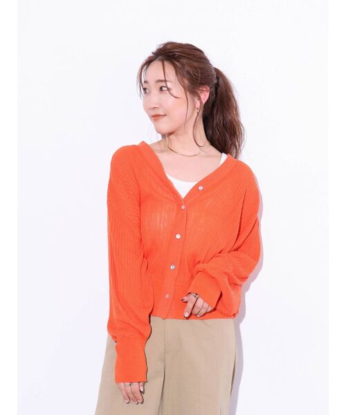 Ungrid（アングリッド）の「シアーボリュームニットカーデ（カーディガン/ボレロ・レディース・アイボリー/オレンジ/グリーン・FREE）」の11枚目の写真